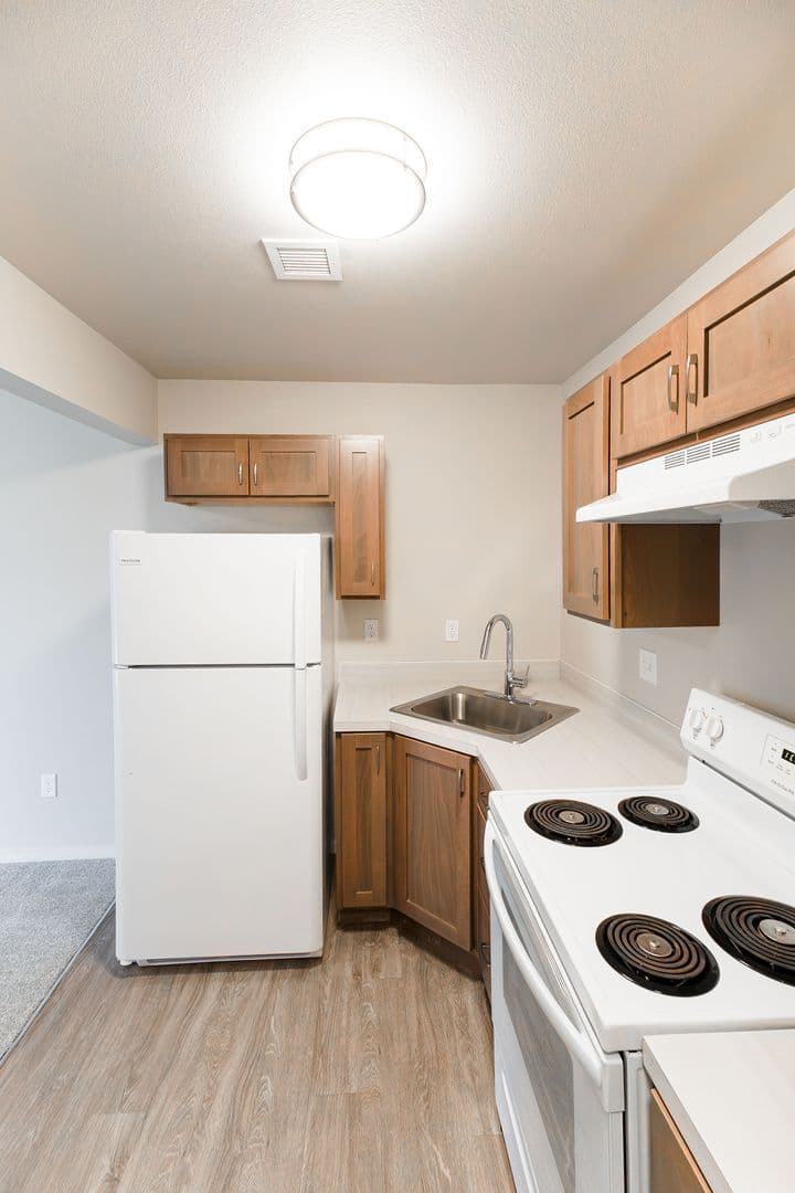 Kent Apartment: 4821 S. Kent Des Moines Rd