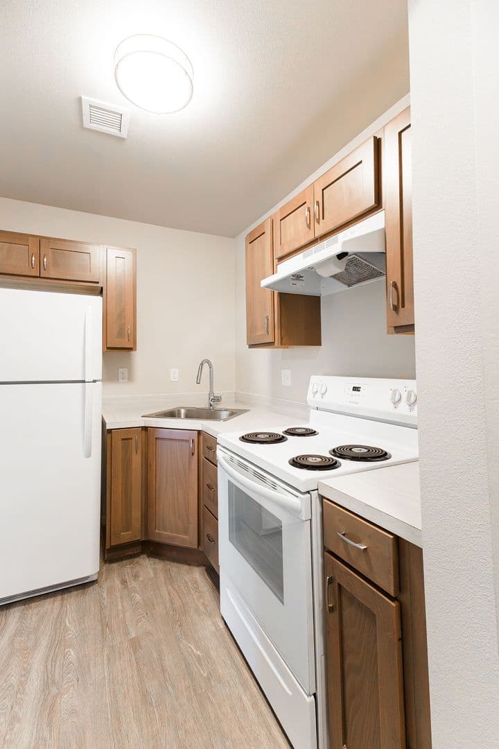 Kent Apartment: 4821 S. Kent Des Moines Rd