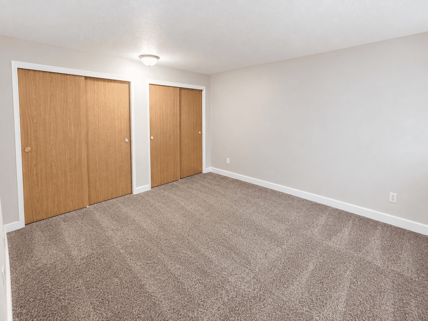 Burien Apartment: 327 S 177th Pl