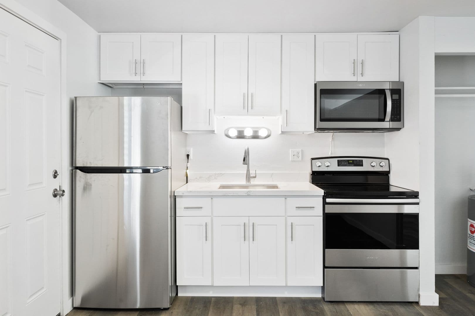 Seattle Apartment: 9252 17th Ave SW