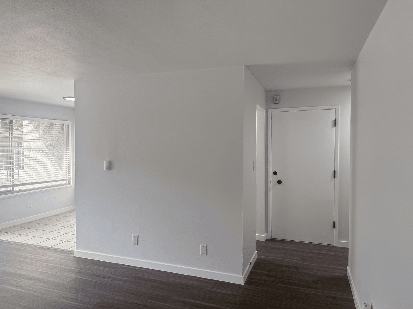 Burien Apartment: 143 S 152nd St