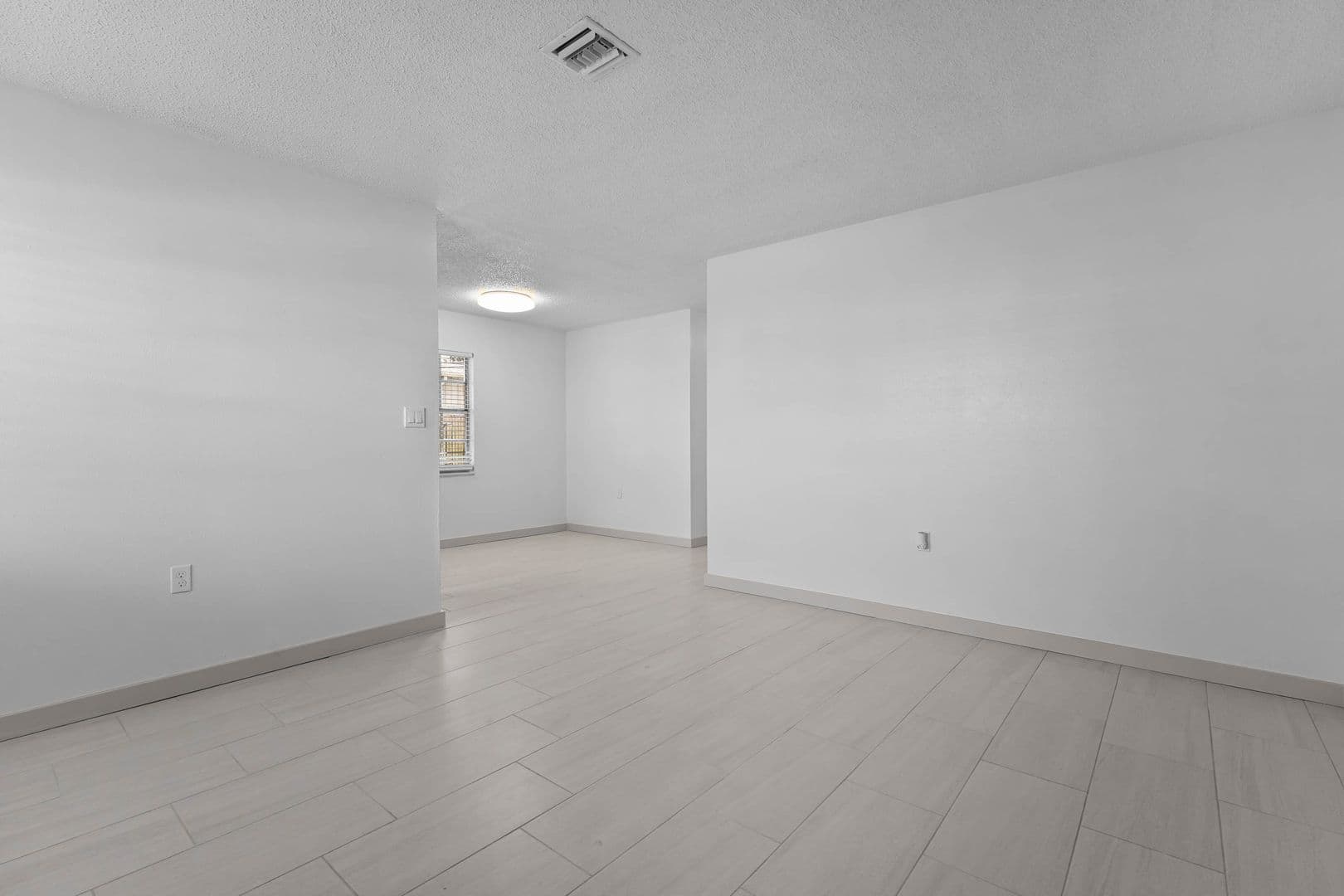 Ocala Apartment: 2818 NE 7th Street