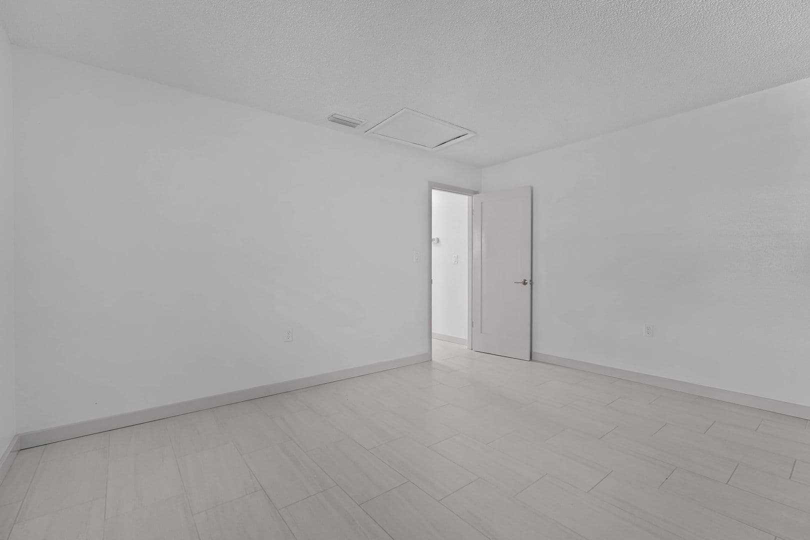 Ocala Apartment: 2818 NE 7th Street