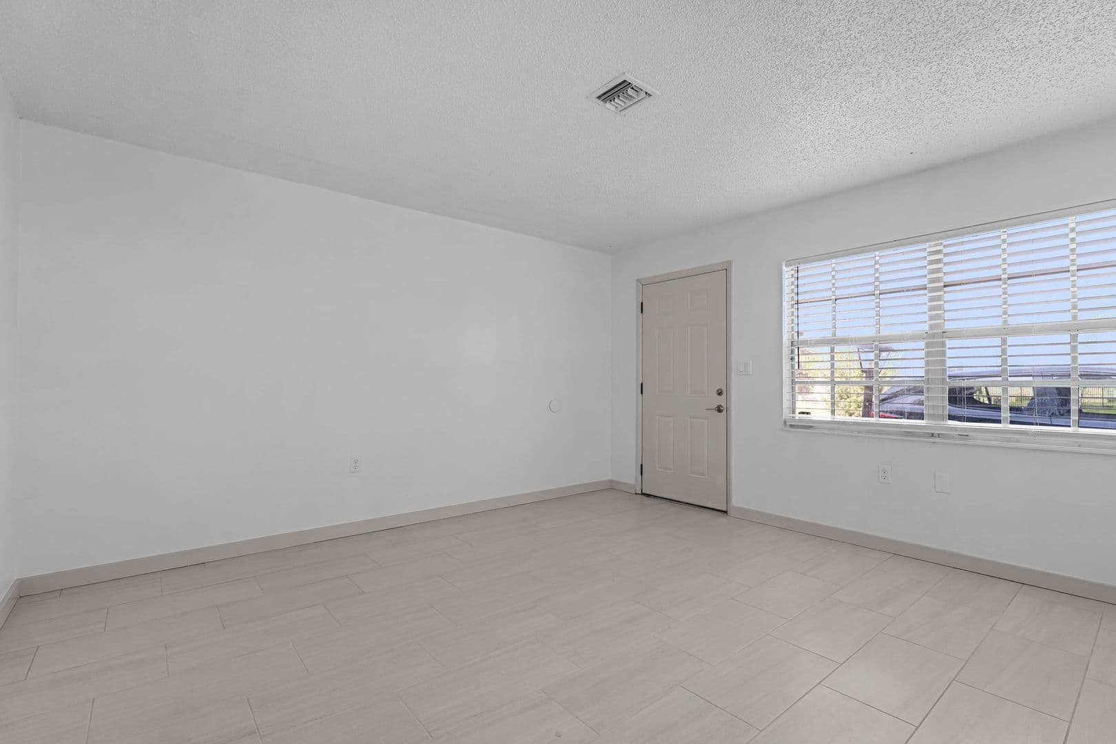Ocala Apartment: 2818 NE 7th Street