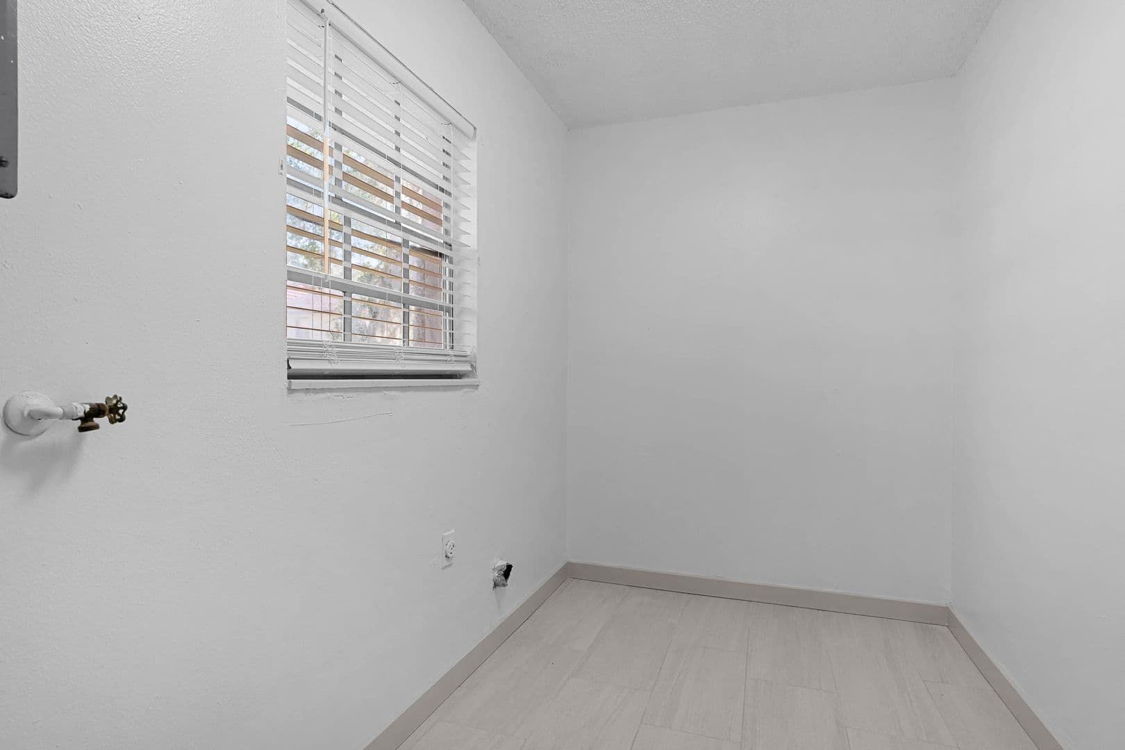Ocala Apartment: 2818 NE 7th Street