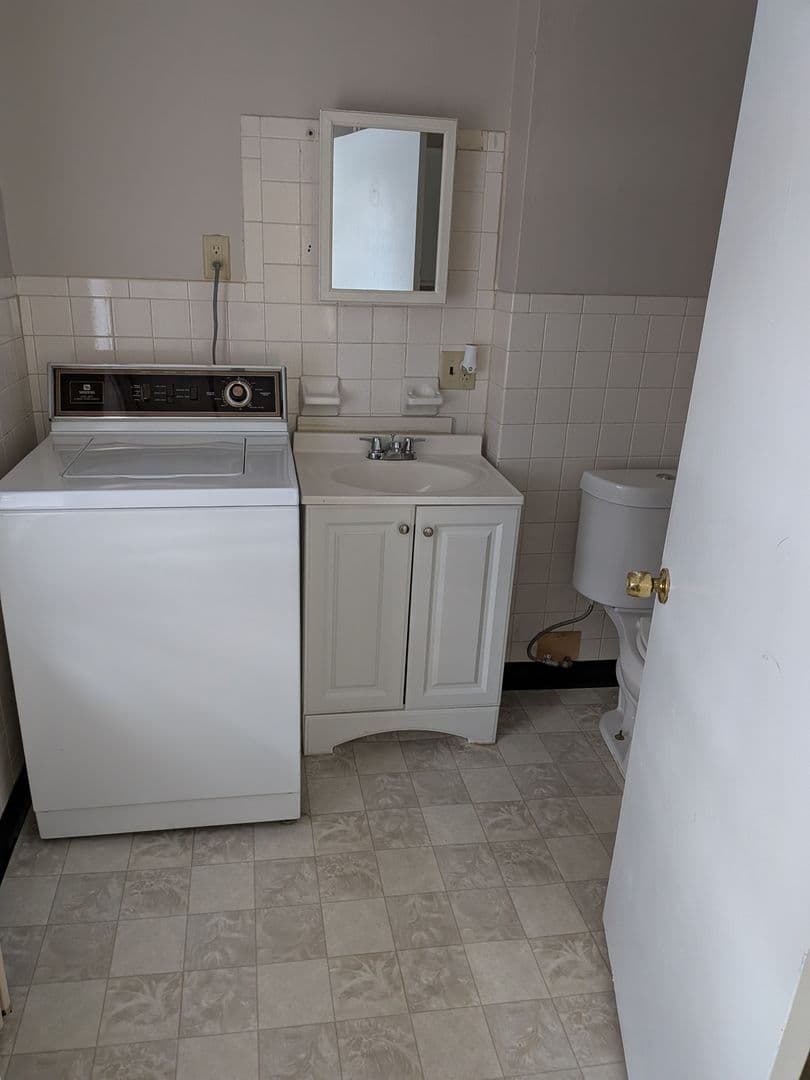 Scranton Apartment: 1106 - 1108 Gibbson st