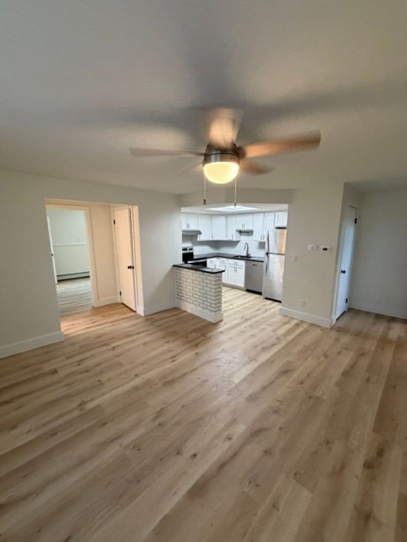 Orchard Park Apartment: 6551 E Quaker St