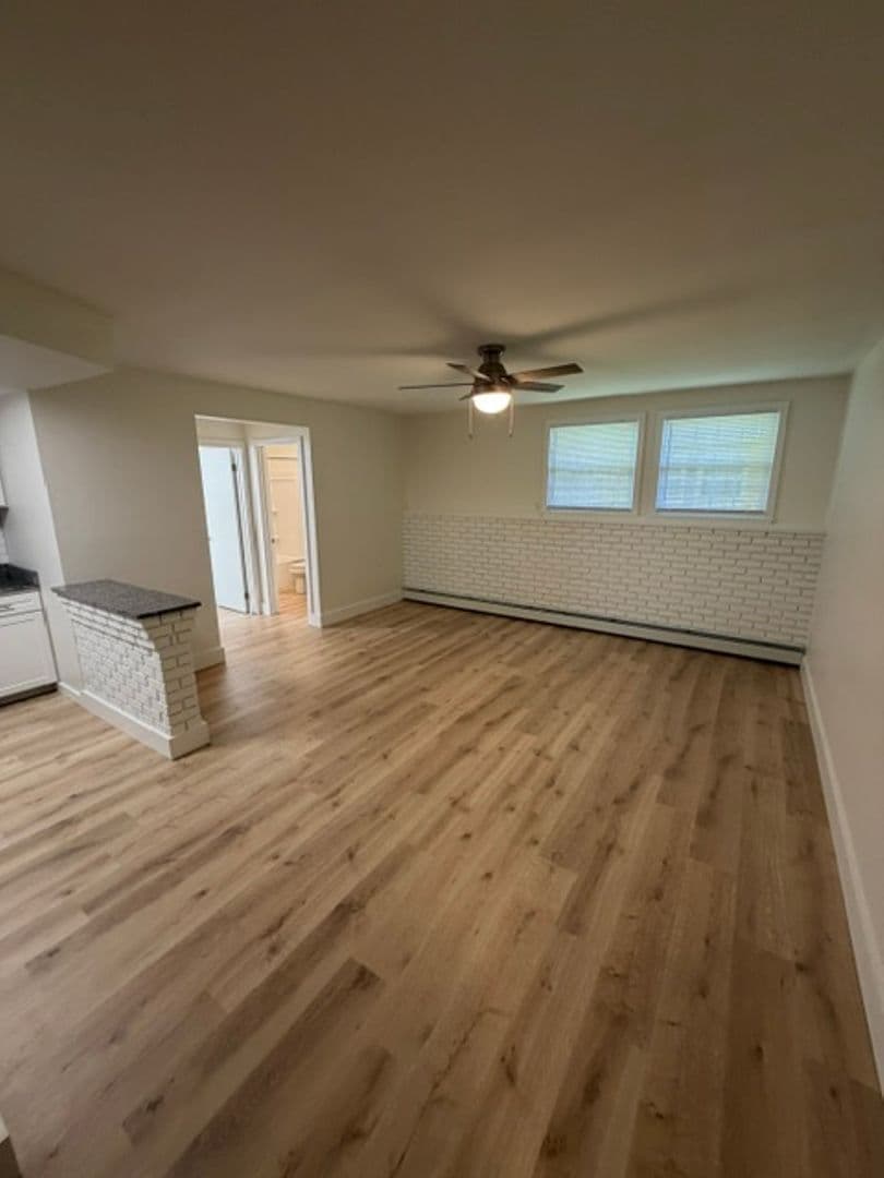 Orchard Park Apartment: 6551 E Quaker St