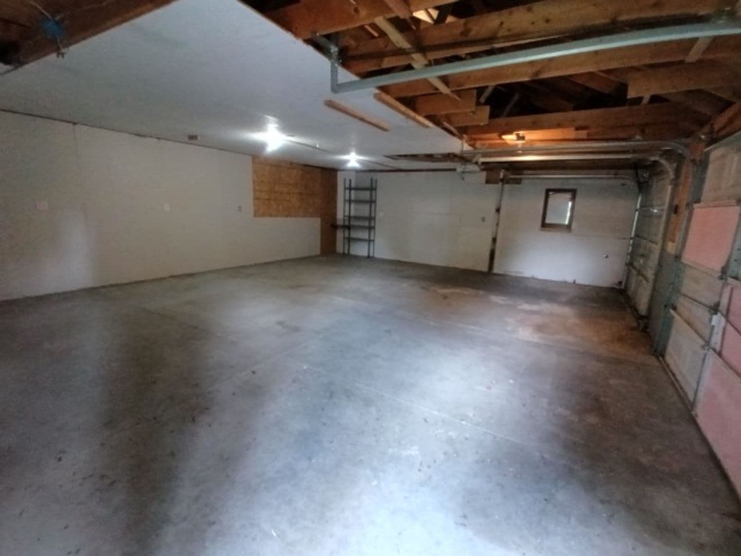 Warren House: 2044 Garrick