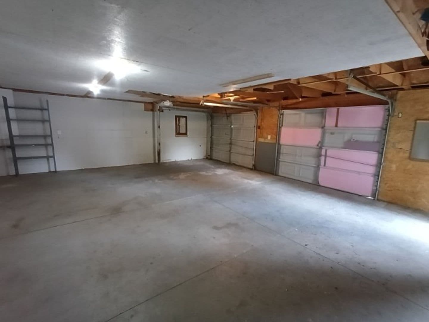 Warren House: 2044 Garrick