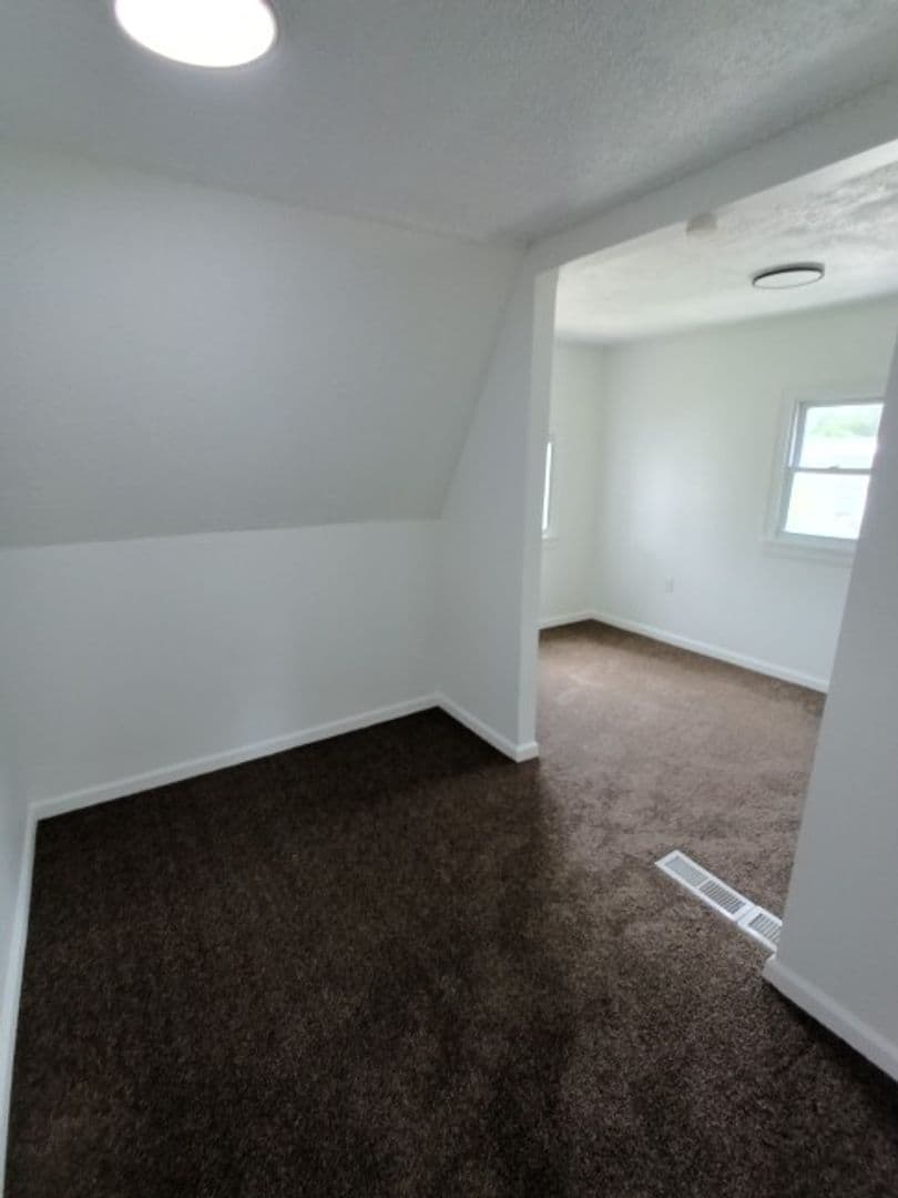 Warren House: 2044 Garrick