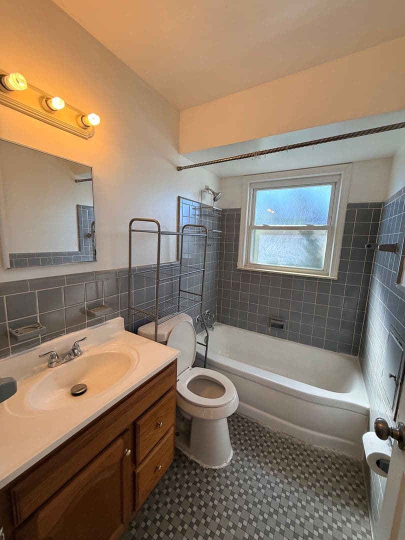 Eastpointe House: 14615 Stephens