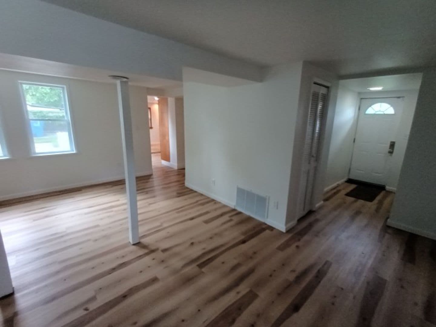 Warren House: 2044 Garrick