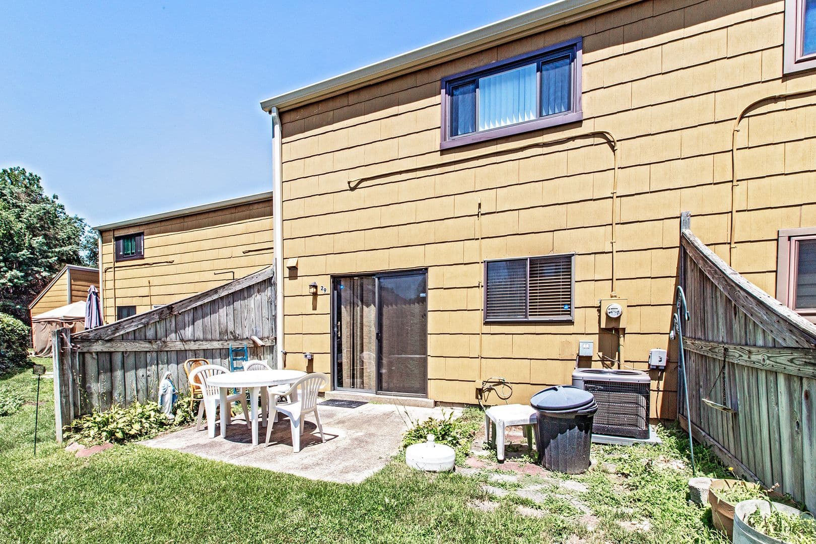 Lindenwold House: 29 Chiswick Dr