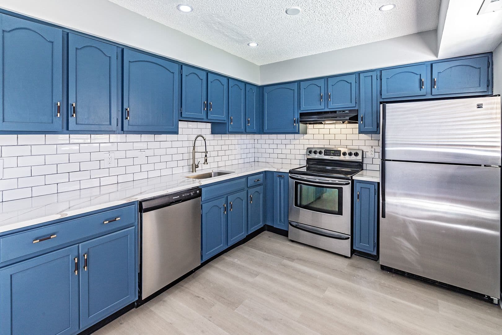 Lindenwold House: 29 Chiswick Dr