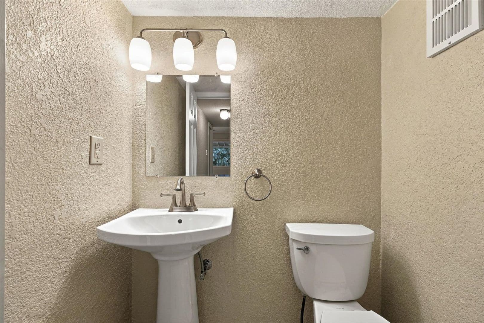Arvada House: 7289 w 73rd Ave