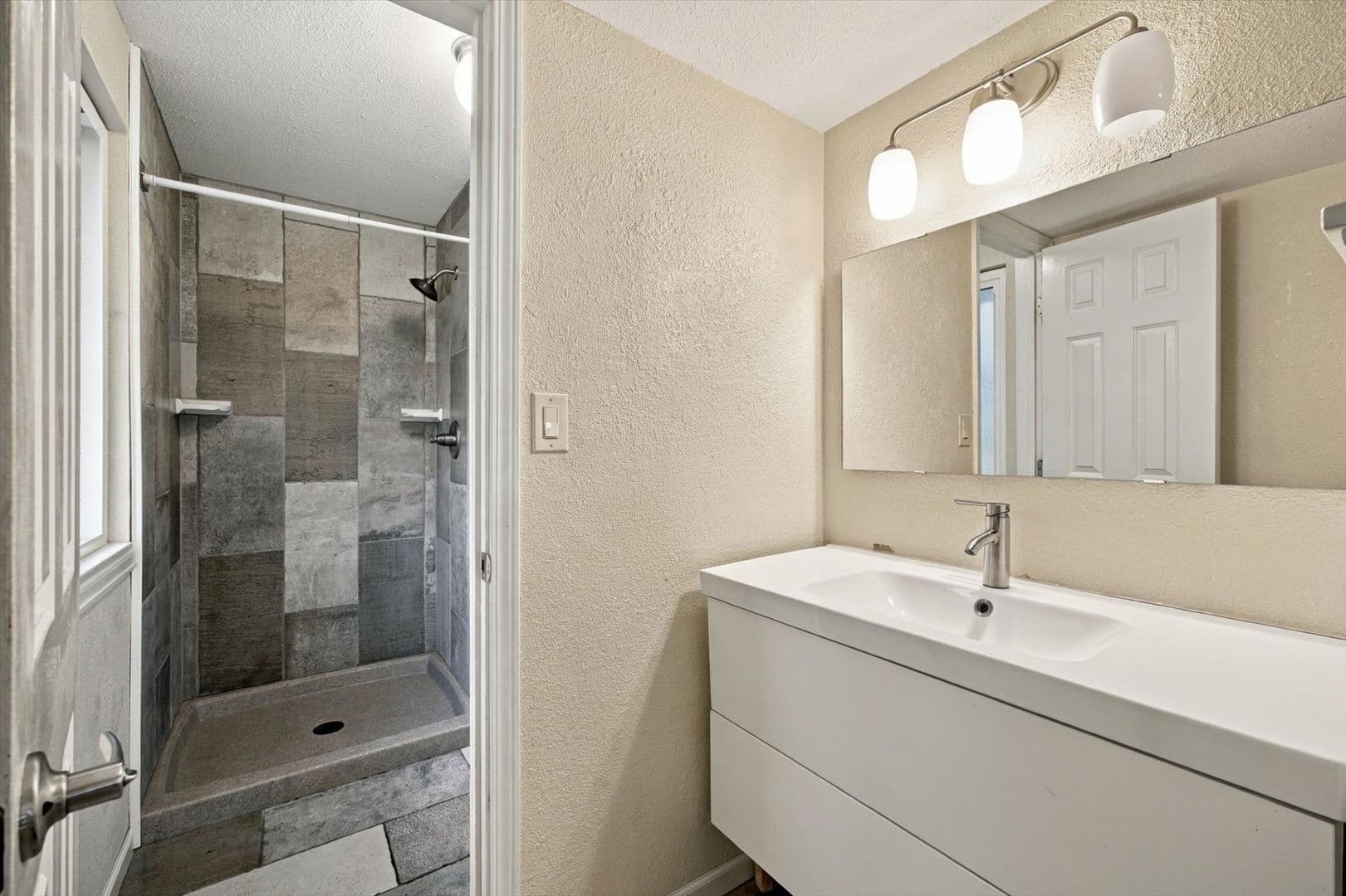 Arvada House: 7289 w 73rd Ave