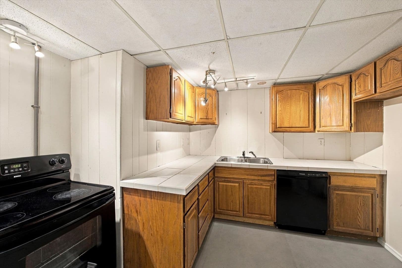 Arvada House: 7289 w 73rd Ave
