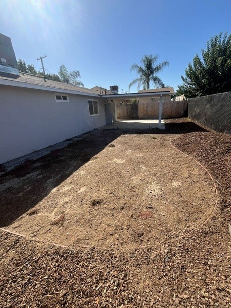 Visalia House: 1545 N. Stevenson St.
