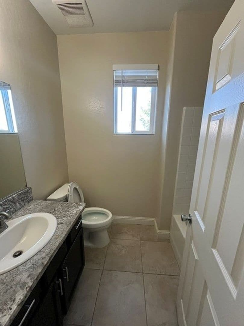 Lemoore House: 899 Cabrillo Street