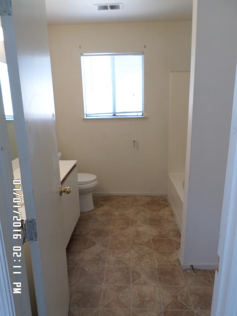 Visalia Apartment: 2020 E. Chelsea Ct.