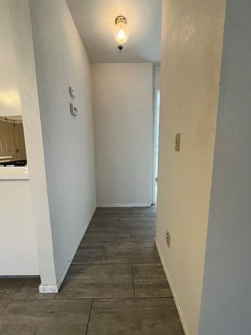 Visalia Apartment: Harter Ct.