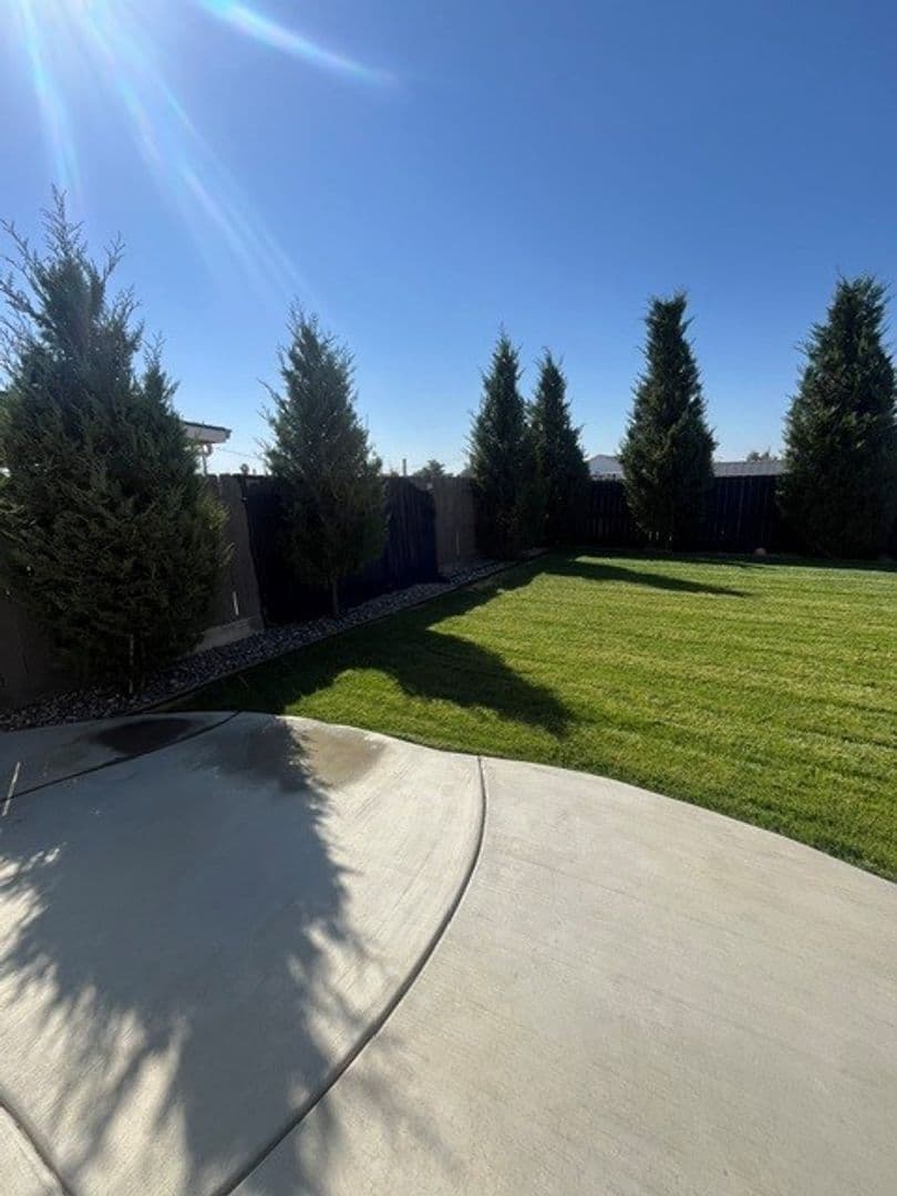 Lemoore House: 899 Cabrillo Street