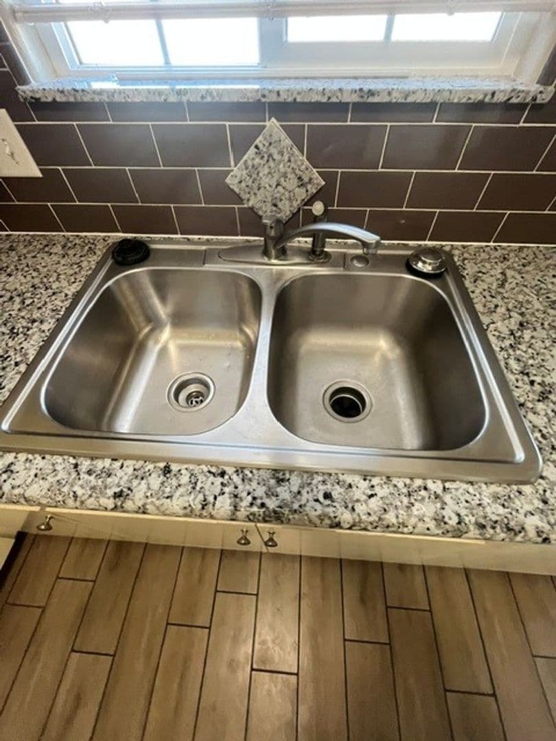 Visalia Apartment: Harter Ct.