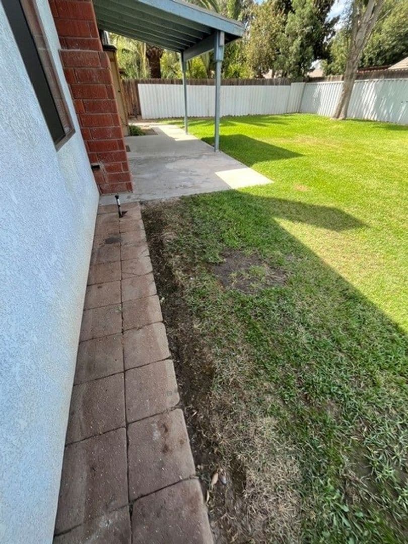 Tulare House: 1874 E. Bridger Ave.