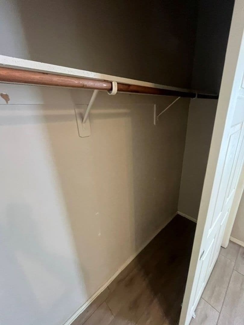Visalia Apartment: Harter Ct.