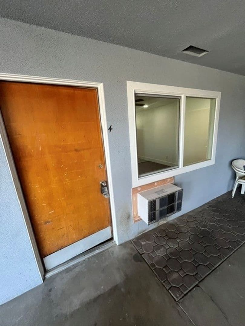 Visalia Apartment: 546 N. Floral Street