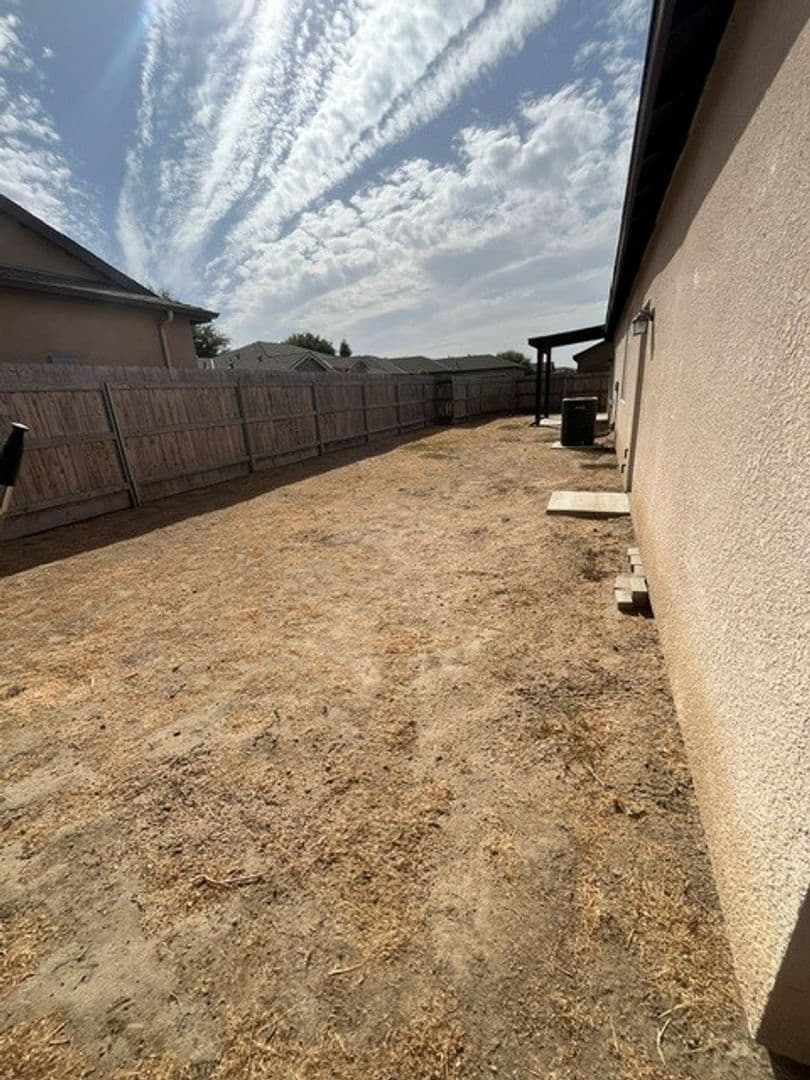 Visalia House: 3811 W. Nellis Avenue