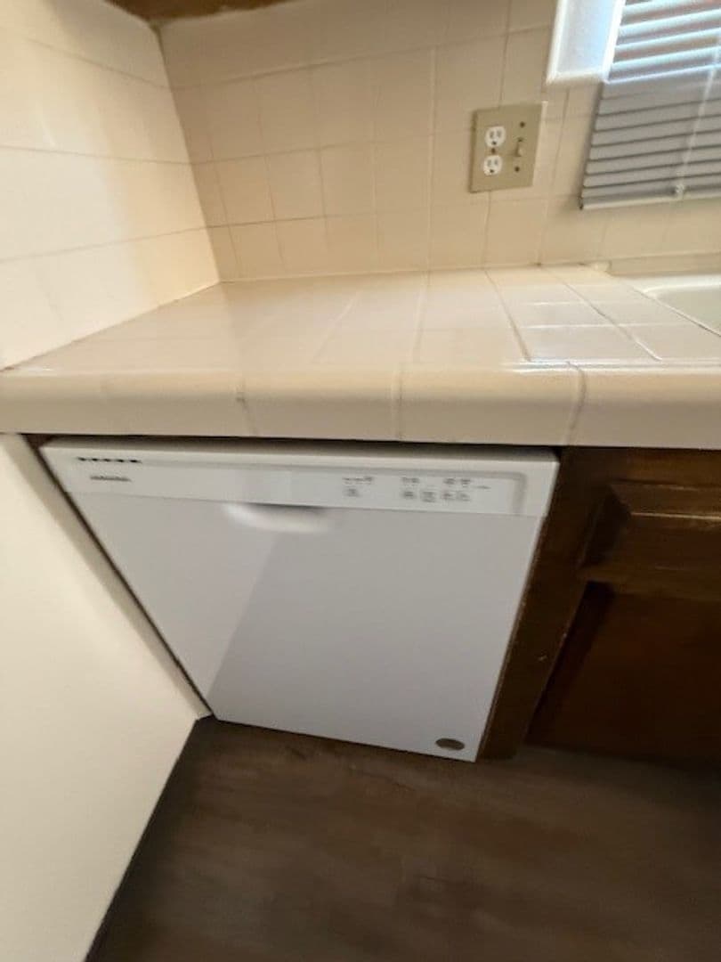 Tulare Apartment: Adams / Roosevelt