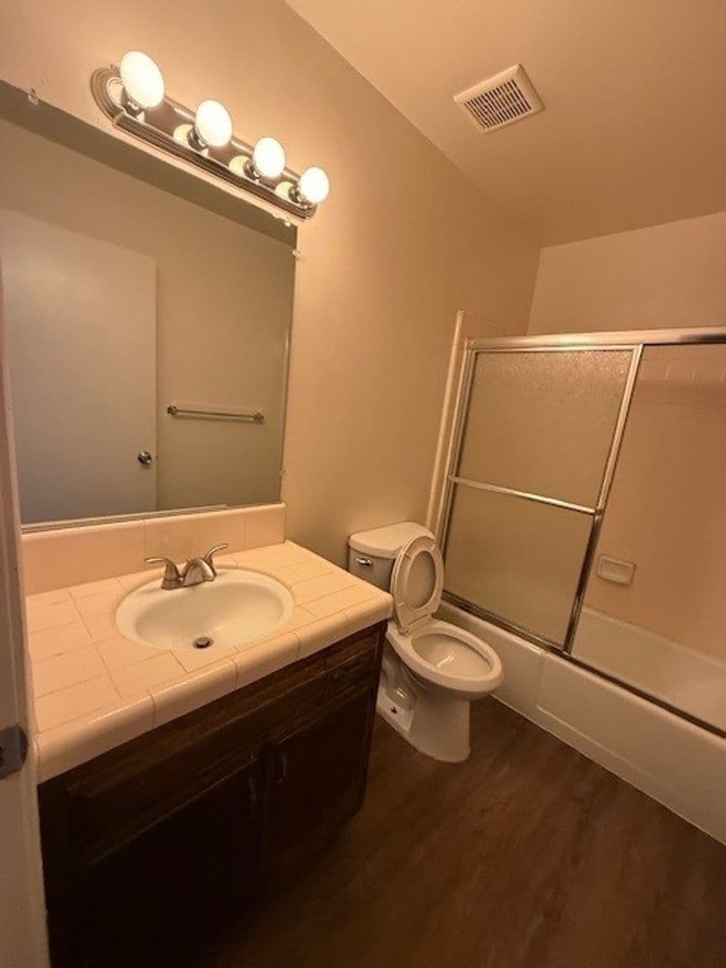 Tulare Apartment: Adams / Roosevelt