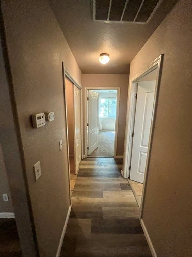 Tulare Apartment: 1909 E. Academy