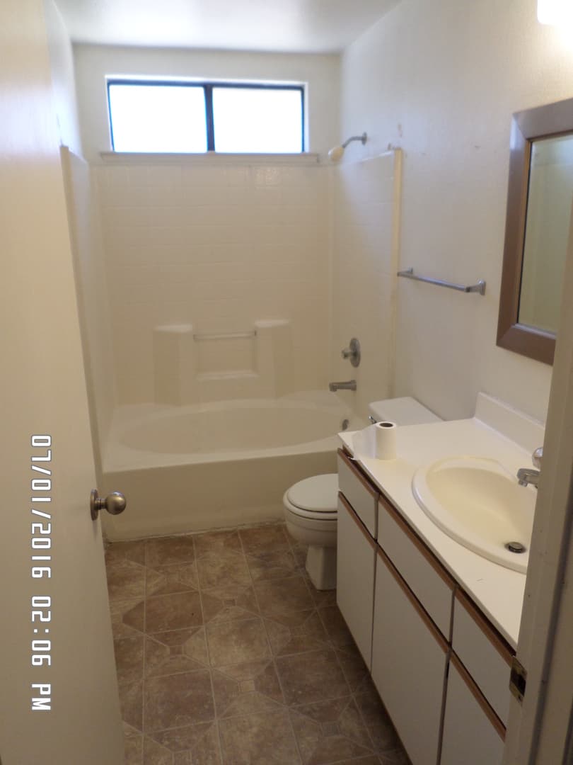 Visalia Apartment: 2020 E. Chelsea Ct.