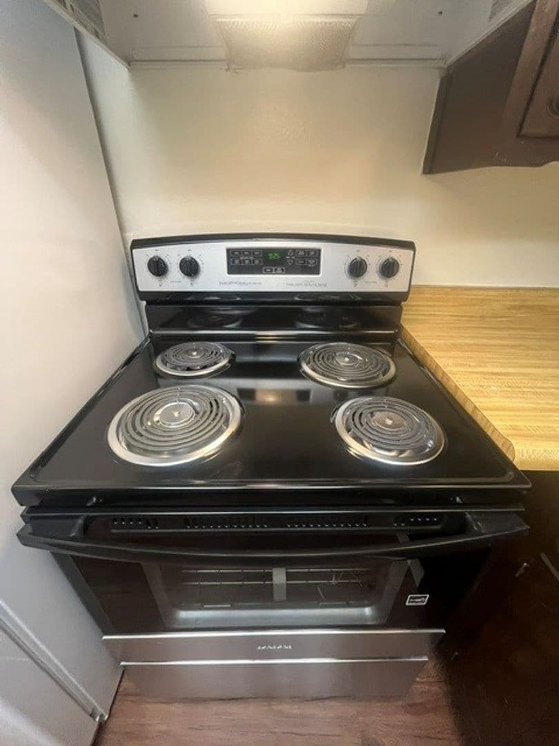 Visalia Apartment: S. Salle St.