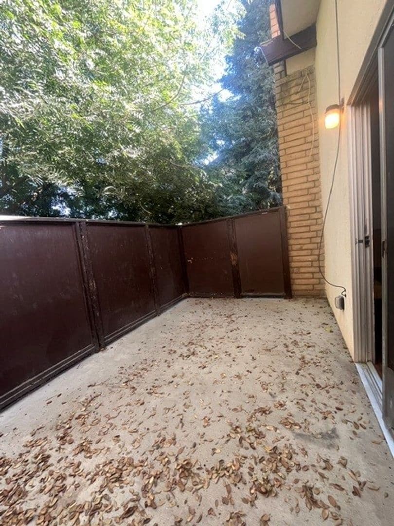 Visalia Apartment: S. Salle St.