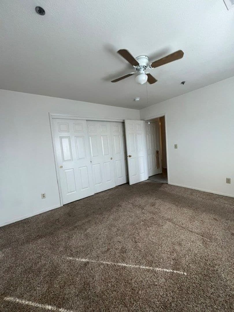 Visalia Apartment: Harter Ct.