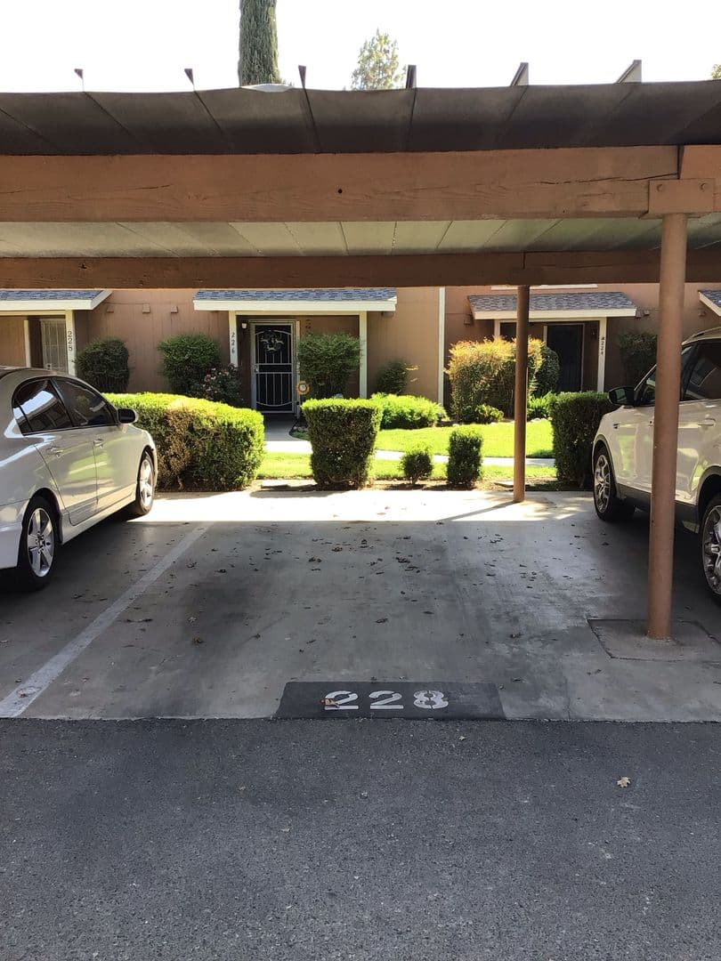 Visalia House: 228 N. Crenshaw Street