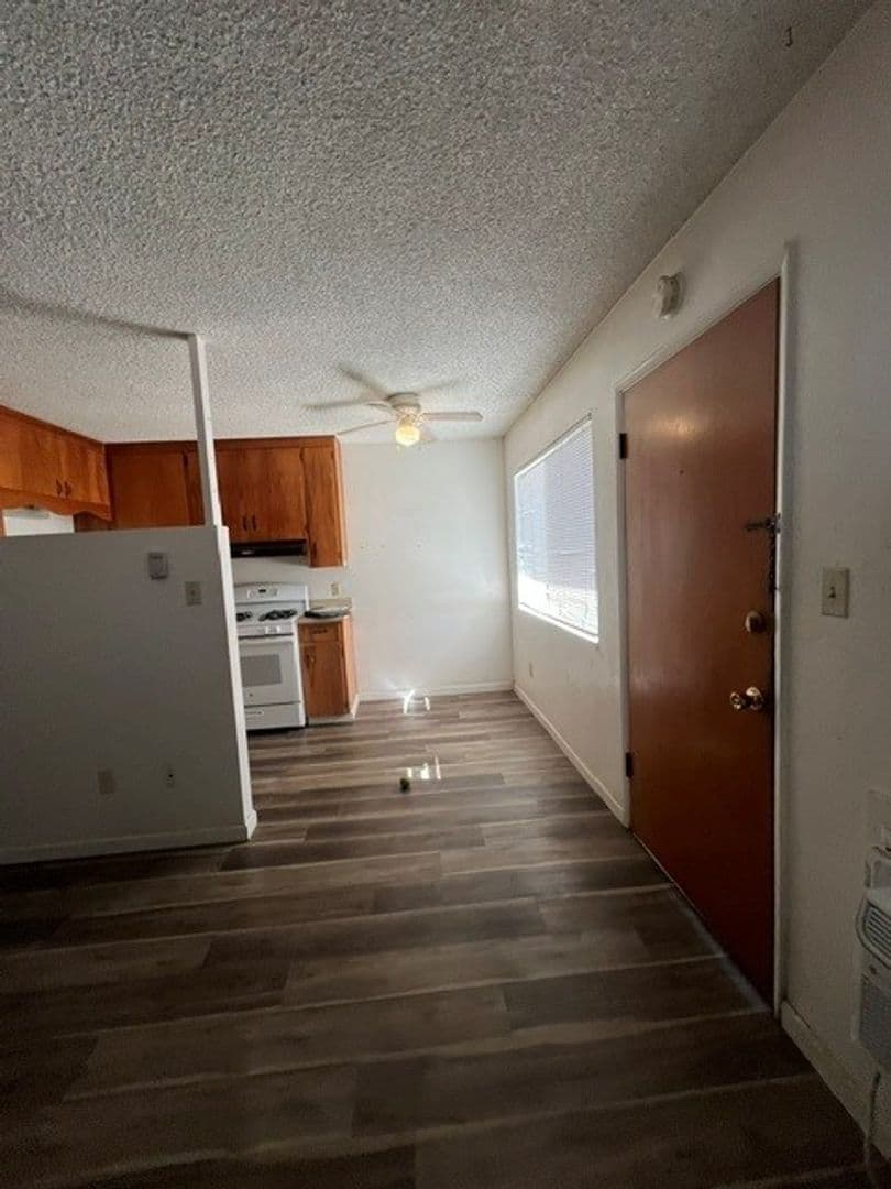 Visalia Apartment: 546 N. Floral Street