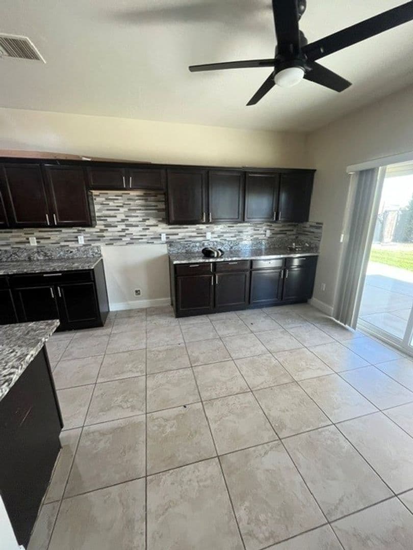 Lemoore House: 899 Cabrillo Street