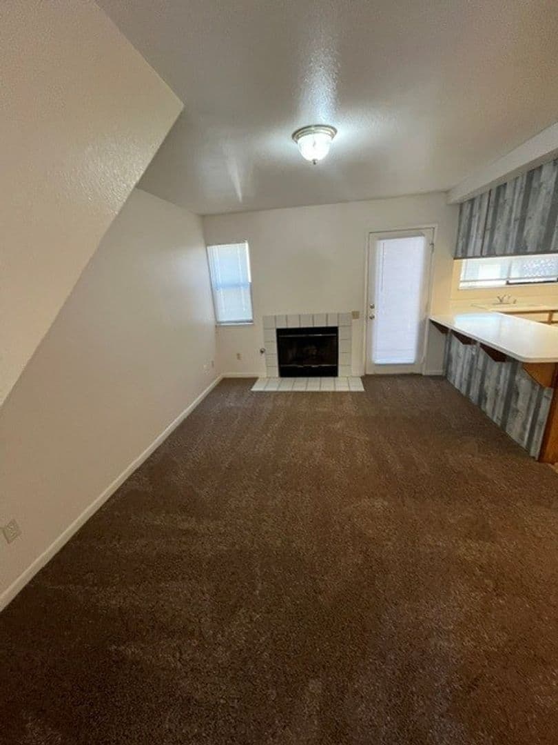 Visalia Apartment: W. Westgate Ave