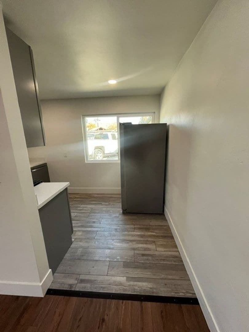 Visalia Apartment: 546 N. Floral Street