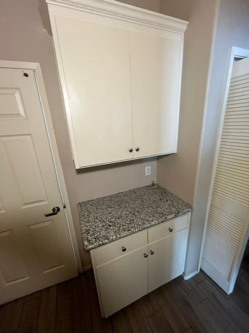 Visalia Apartment: Harter Ct.