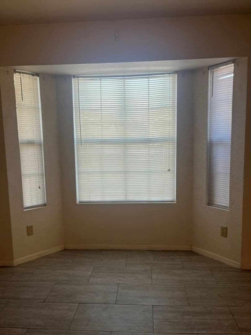 Visalia Apartment: Harter Ct.
