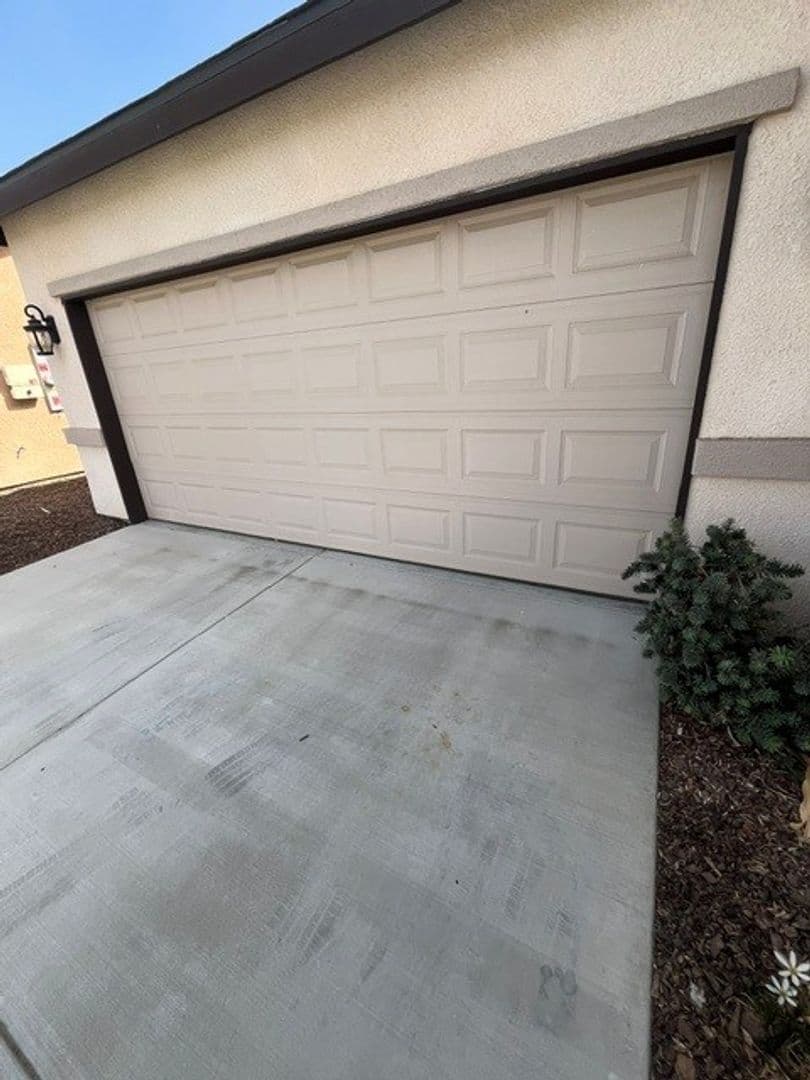 Visalia House: 3811 W. Nellis Avenue