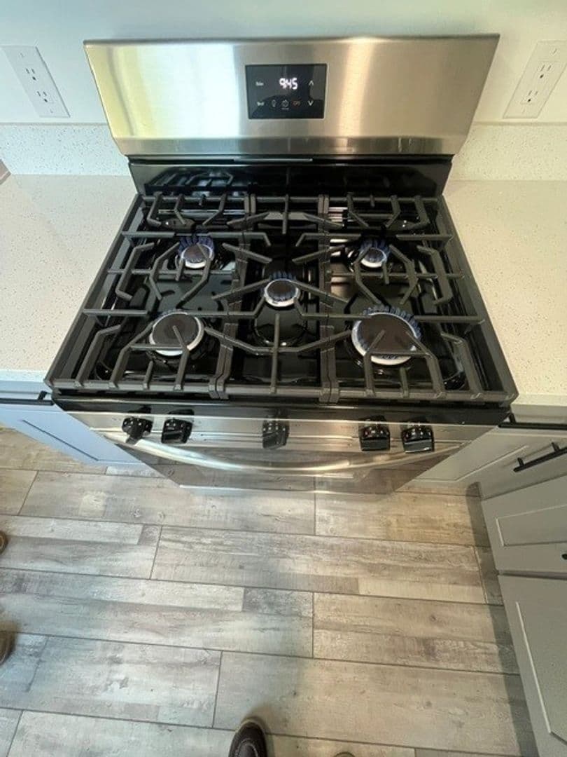 Visalia Apartment: 546 N. Floral Street