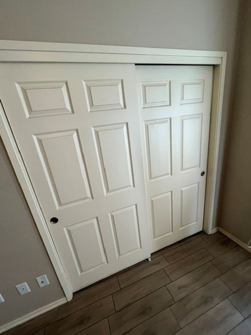 Visalia Apartment: Harter Ct.