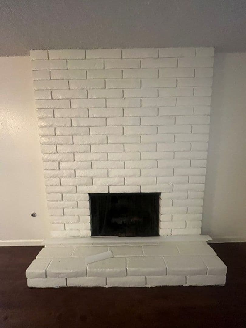 Visalia Apartment: S. Salle St.